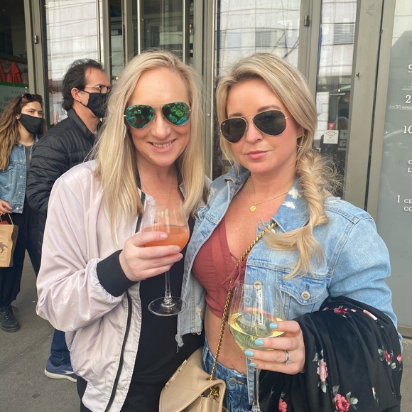 Meet your Posher, Stephanie - Picture 2 of 2